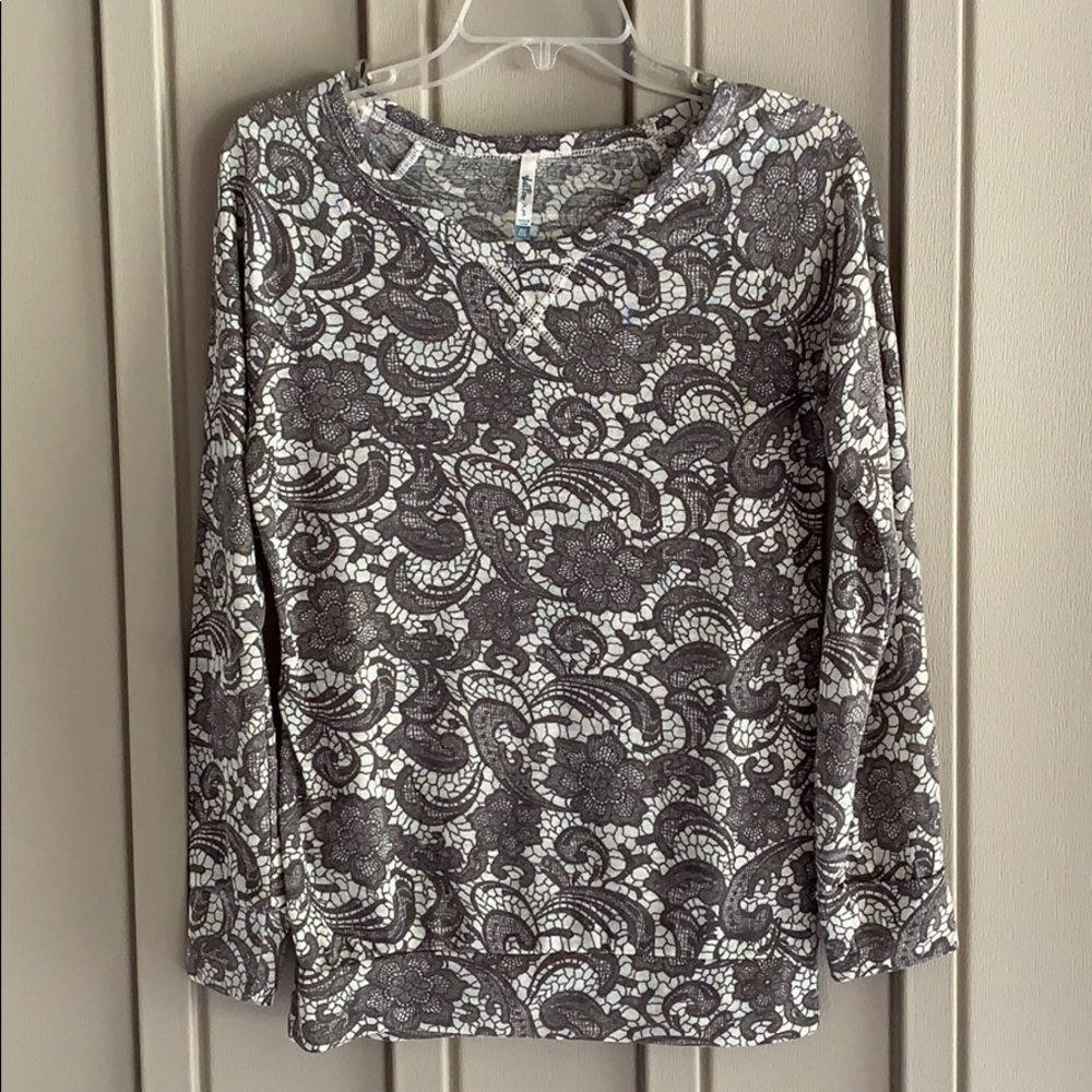 Wallflower Printed Shirt size Medium